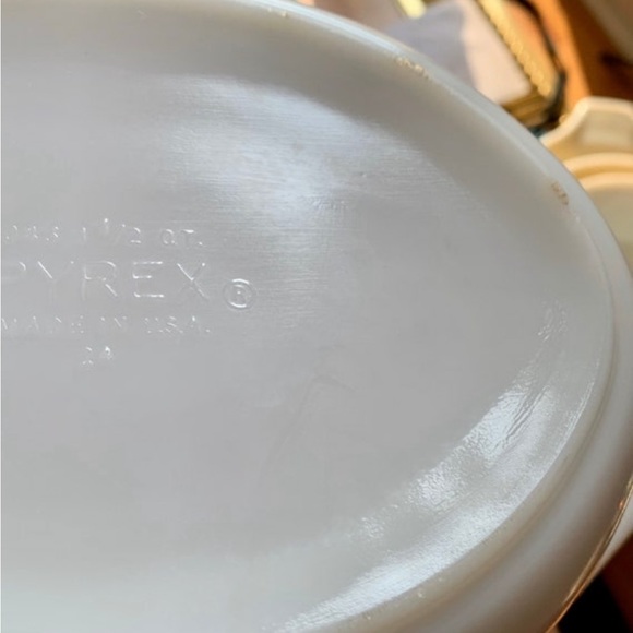 Pyrex town and country casserole dish - vintage  - cookware - 2.5 quart​​​ - Picture 3 of 7